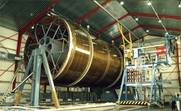 Transportable large pipe manufacturing equipment